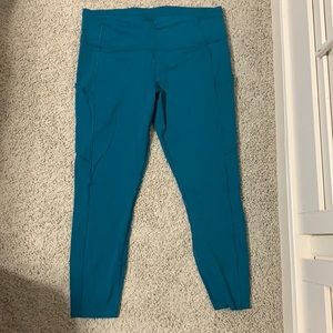 Lululemon - size 12 - teal w/pockets